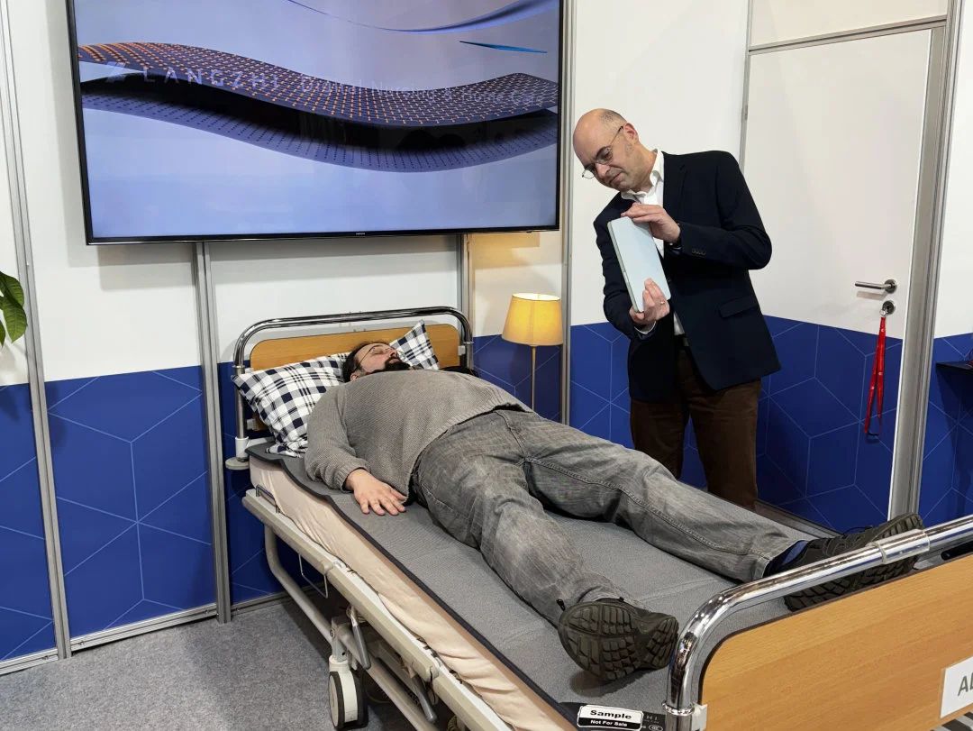 智能健康监测 公司:无需穿戴任何设备